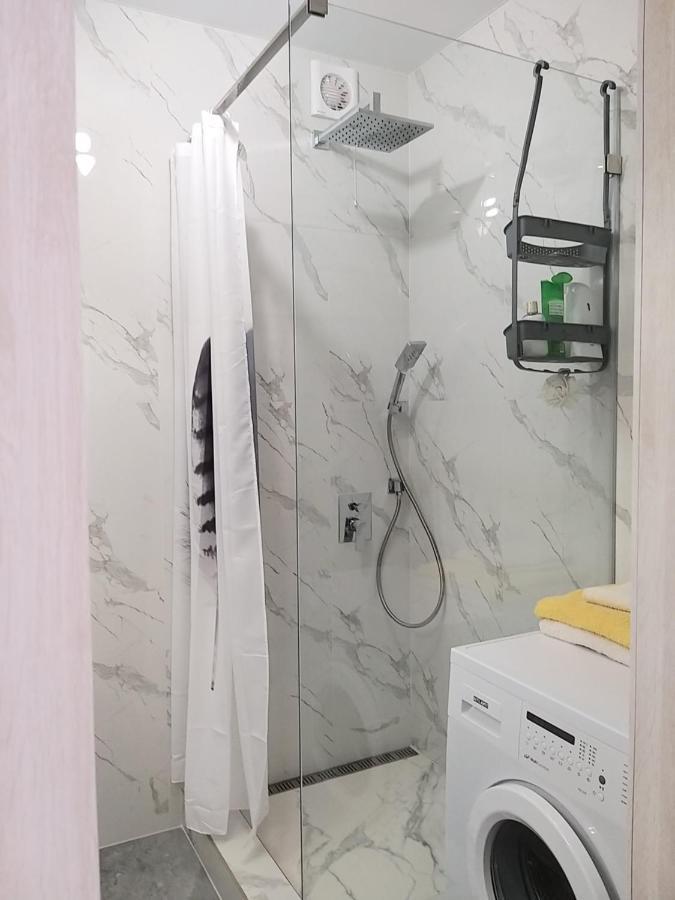 Центр Елітновобуд Яровиця 11 Loetsk Buitenkant foto