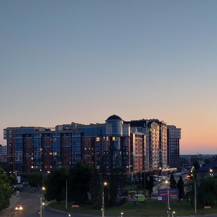 Центр Елітновобуд Яровиця 11 Loetsk Buitenkant foto